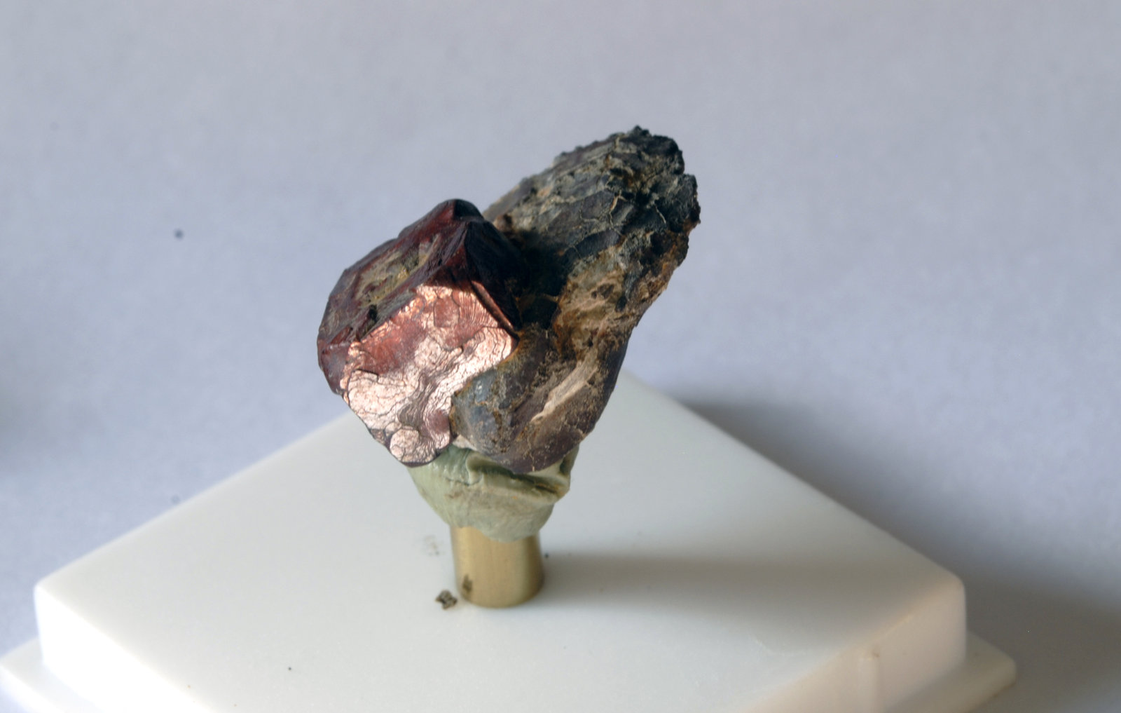 Pirita
Medidas pieza: 2,4x1,9x1,4 cm
(Autor: Sergio Pequeño)