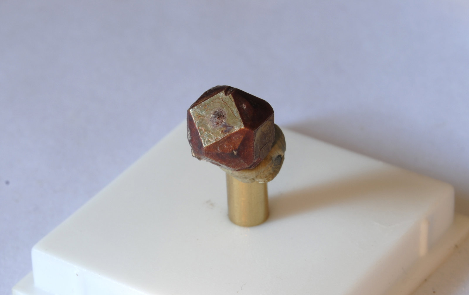 Pirita
Medidas pieza: 0,9x0,9x0,9 cm
(Autor: Sergio Pequeño)