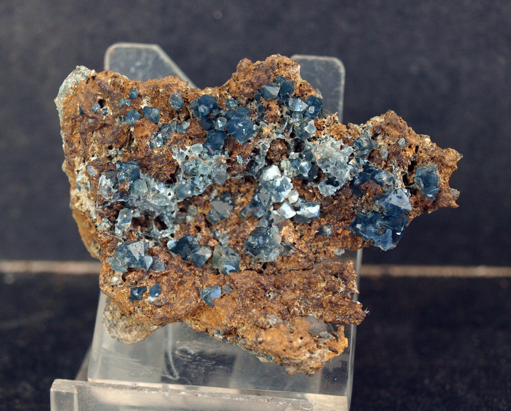 Cuarzo (variedad cuarzo azul)
6 x 4.5 cm
(Autor: Pedro Antonio)