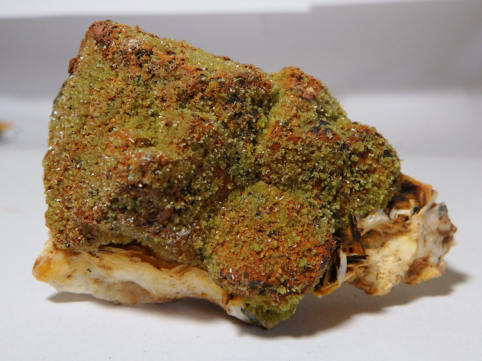 Galena y Piromorfita-Mimetita
6,1 x 3,8 x 2,6 cm
(Autor: heat00)