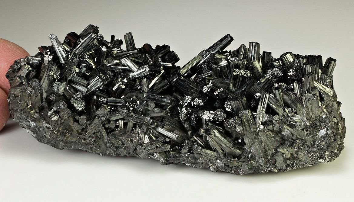 Manganita
110 mm x 54 mm x 39 mm. Peso: 347 g
(Autor: Carles Millan)