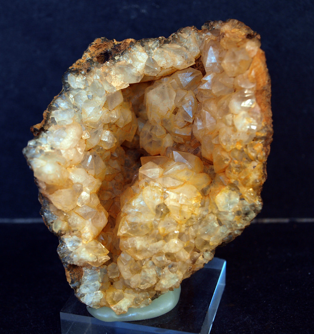 Cuarzo
8 x 6 cm
(Autor: Pedro Antonio)