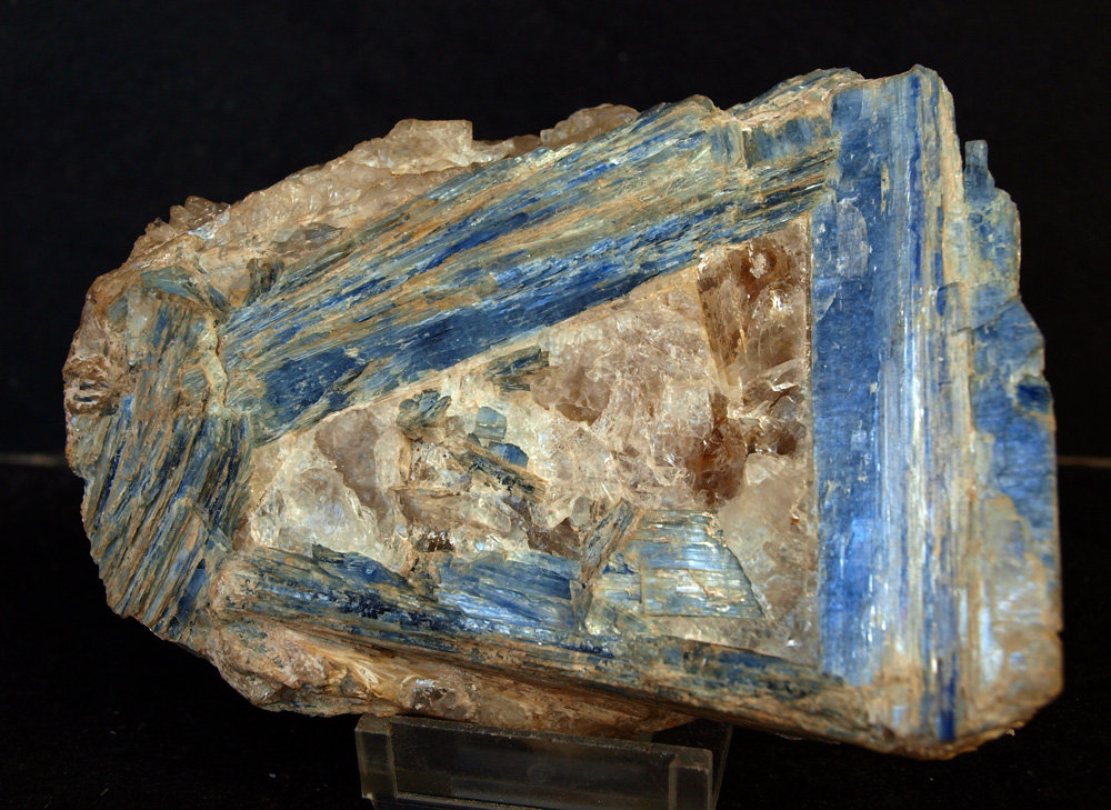 Cianita
11 x 7 cm
(Autor: Pedro Antonio)