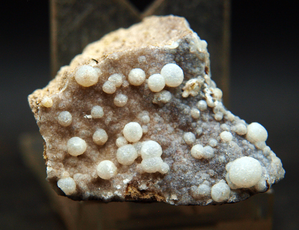 Clinoptilolita y Cuarzo (variedad calcedonia)
6 x 3.5 cm
(Autor: Pedro Antonio)