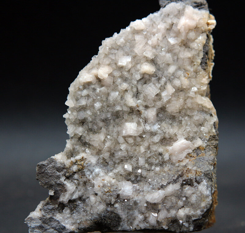 Dolomita
Rambla del Rollet, El Alabastre, La Cañada del Fenollar, Comarca Campo de Alicante, Alicante / Alacant, Comunidad Valenciana / Comunitat Valenciana, España
8 x 6.5 cm
(Autor: Pedro Antonio)