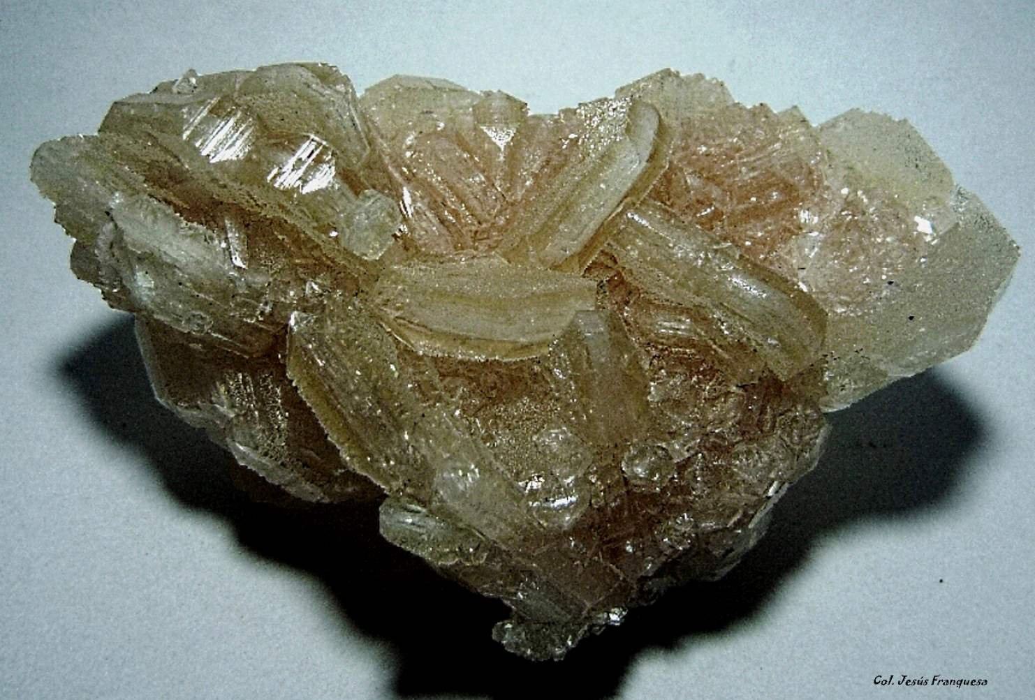 Hydroxyapophyllita-(K).
100x60 mm.
(Autor: Jesus Franquesa Baucells)
