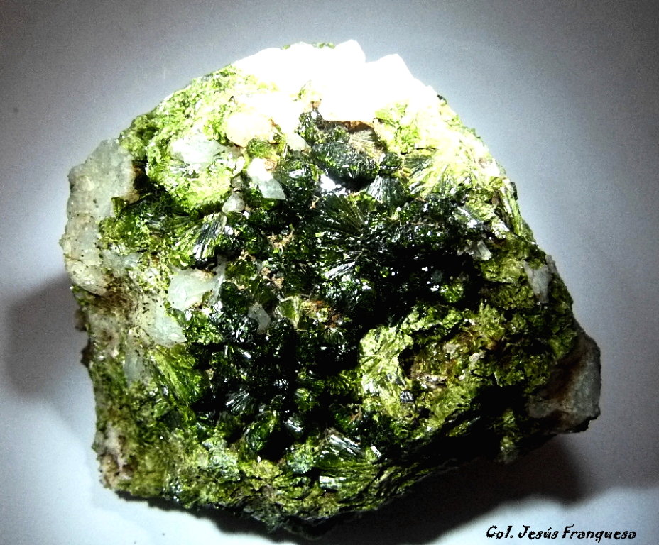 Epidota.
70x70 mm
(Autor: Jesus Franquesa Baucells)