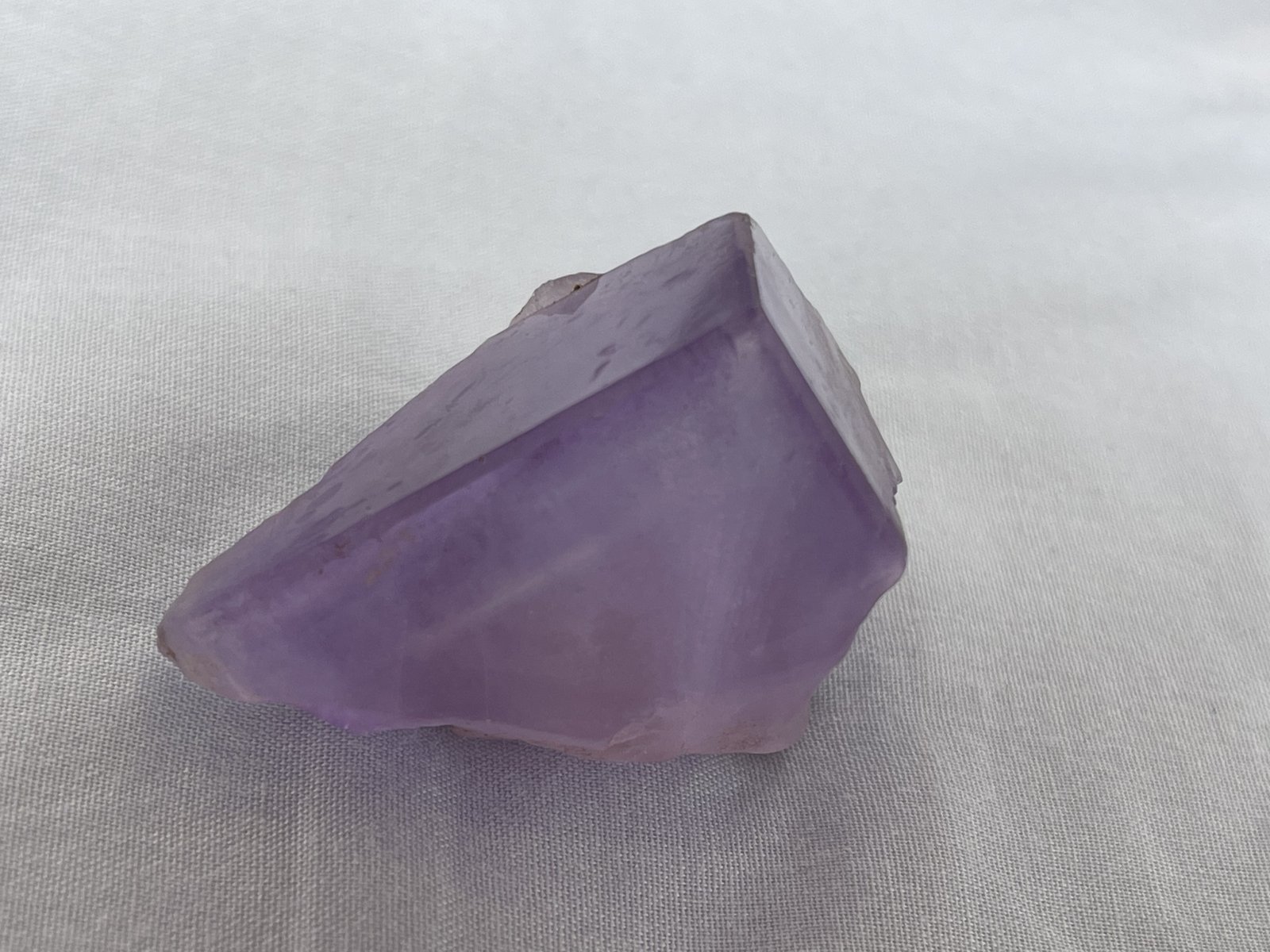 Fluorita
4cm de ancho y 3,2cm de alto
(Autor: castrominerals)