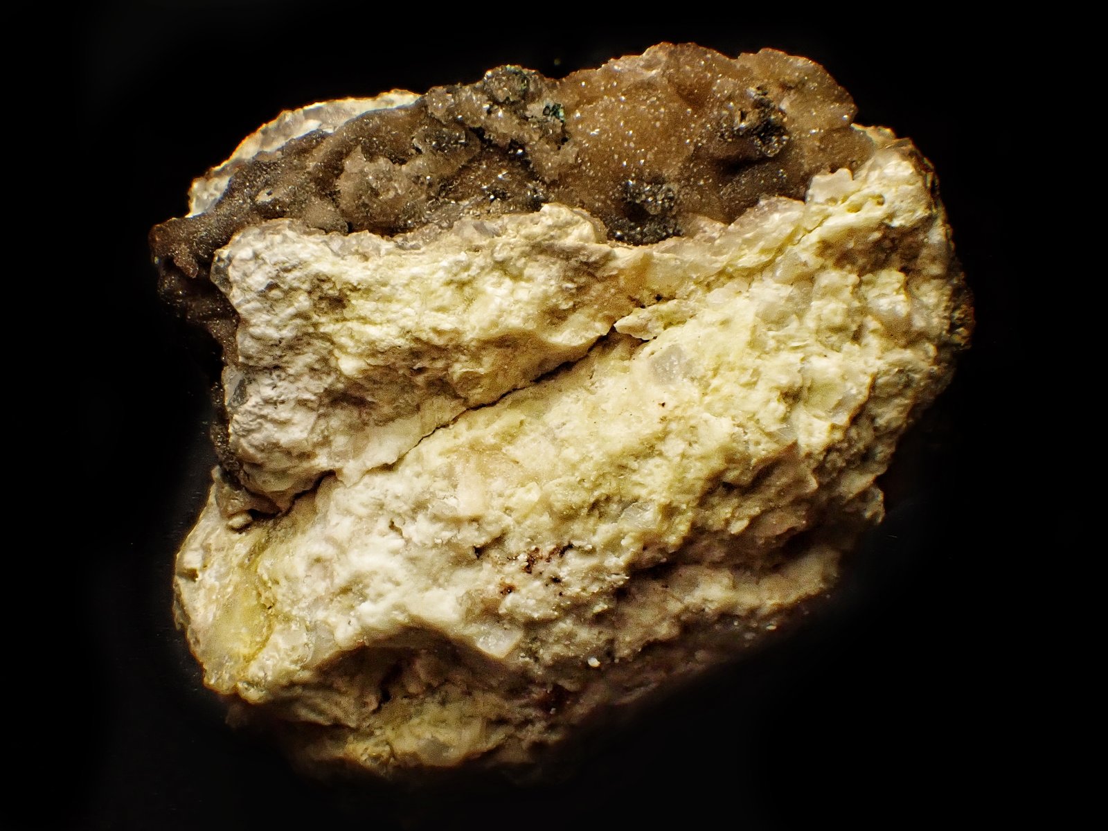 Piromorfita/Fosfohedifana
3 x 4 cm
(Autor: Emilio Téllez)