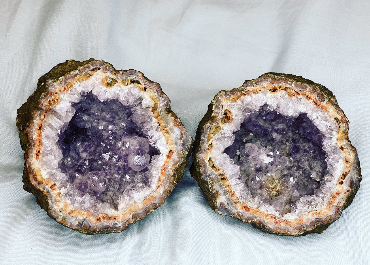 Cuarzo (variedad amatista)
11,5cm de ancho y 8,5cm de alto
(Autor: castrominerals)