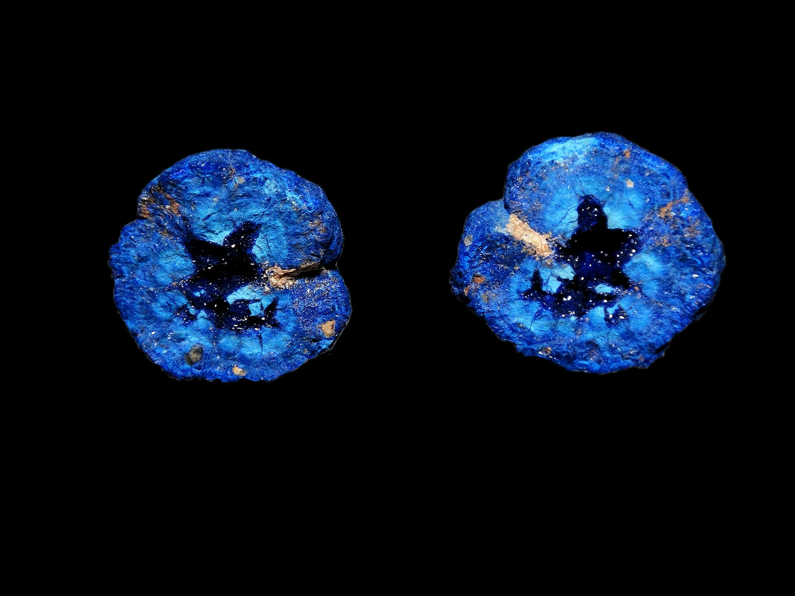 Azurita
2 x 2 cm.
(Autor: Antonio P. López)