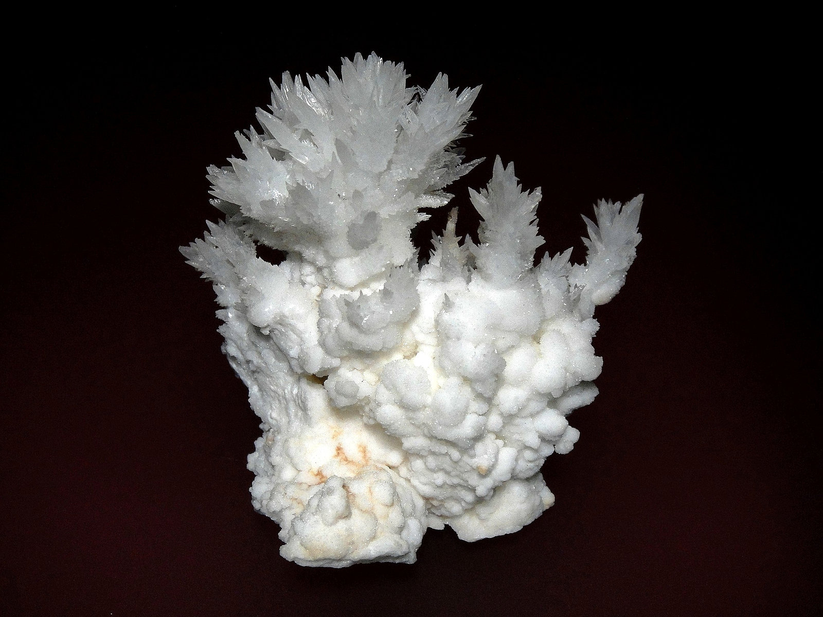 Aragonito
8 x 7 cm.
(Autor: Antonio P. López)