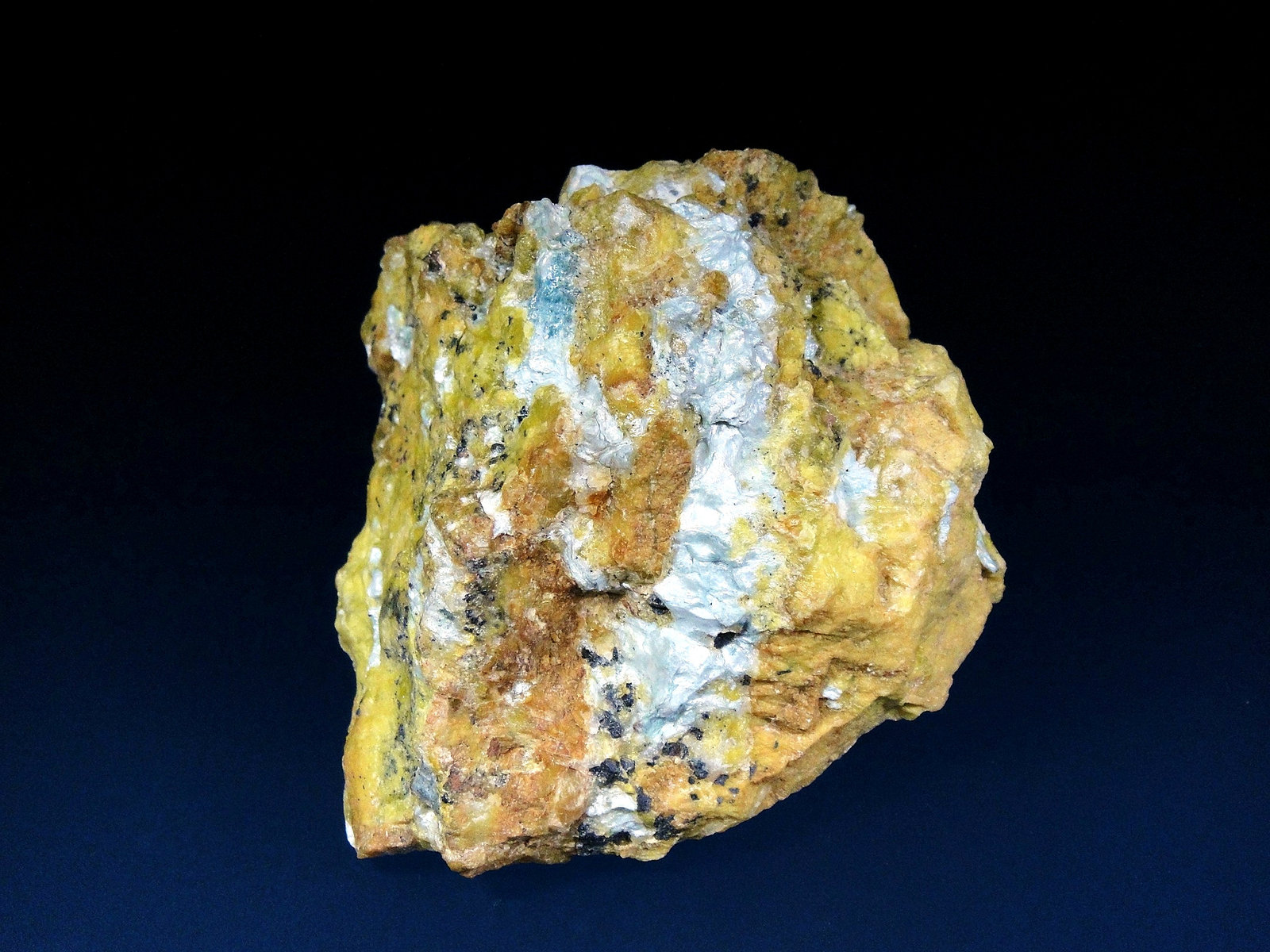 Dypingita, Hidrotalcita y Lizardita
7 x 6 cm.
(Autor: Antonio P. López)