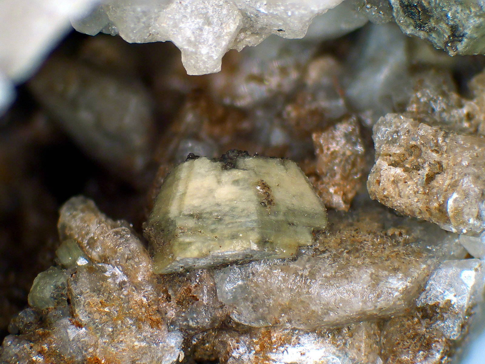 Alicewilsonita-(YCe)
Cristal de 3 mm.
(Autor: Antonio P. López)