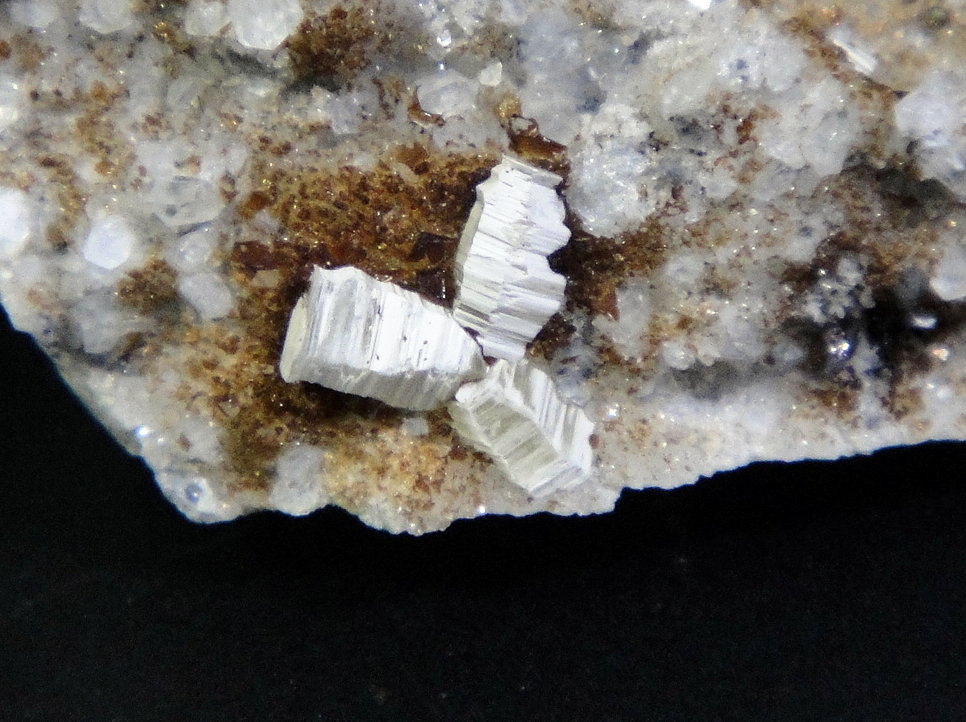 Weloganita [Weloganite]
Campo de visión 2 cm.
(Autor: Antonio P. López)