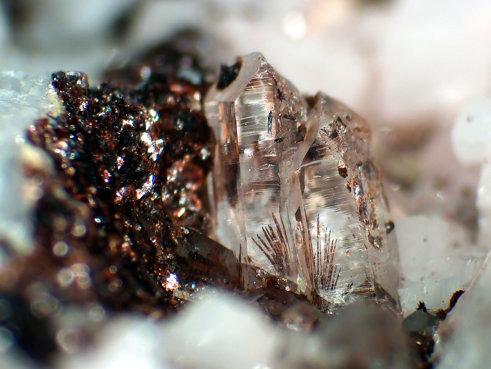 Cuarzo, Hematites
CV 10 mm.
(Autor: Antonio P. López)