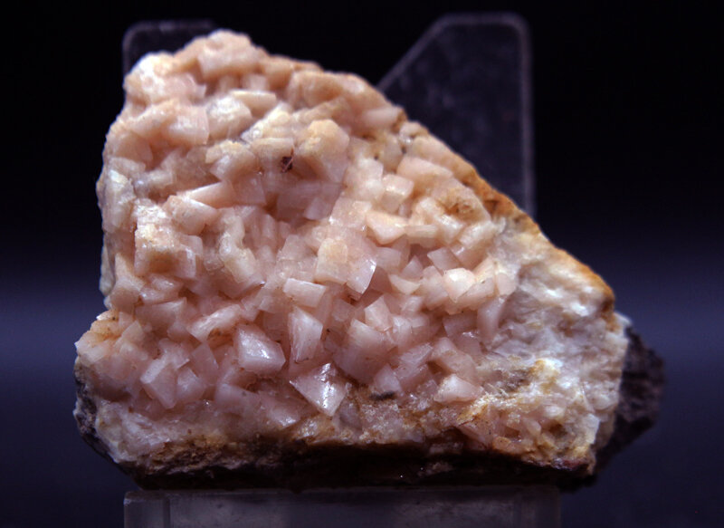 dolomita
Rambla del Rollet, El Alabastre, La Cañada del Fenollar, Comarca Campo de Alicante, Alicante / Alacant, Comunidad Valenciana / Comunitat Valenciana, España
5.5 x 4.5 cm
(Autor: Pedro Antonio)