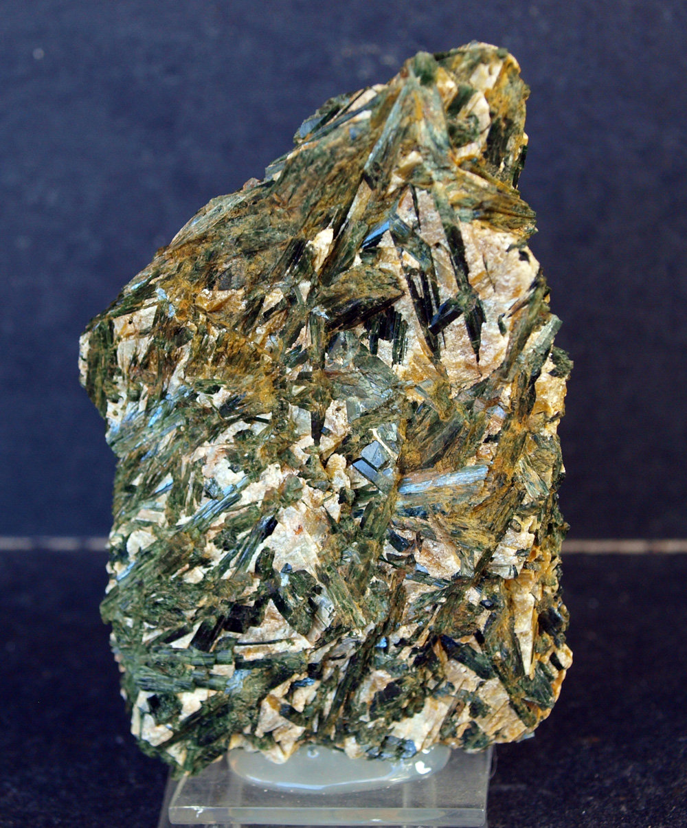 Actinolita
8.5 x 5 cm
(Autor: Pedro Antonio)