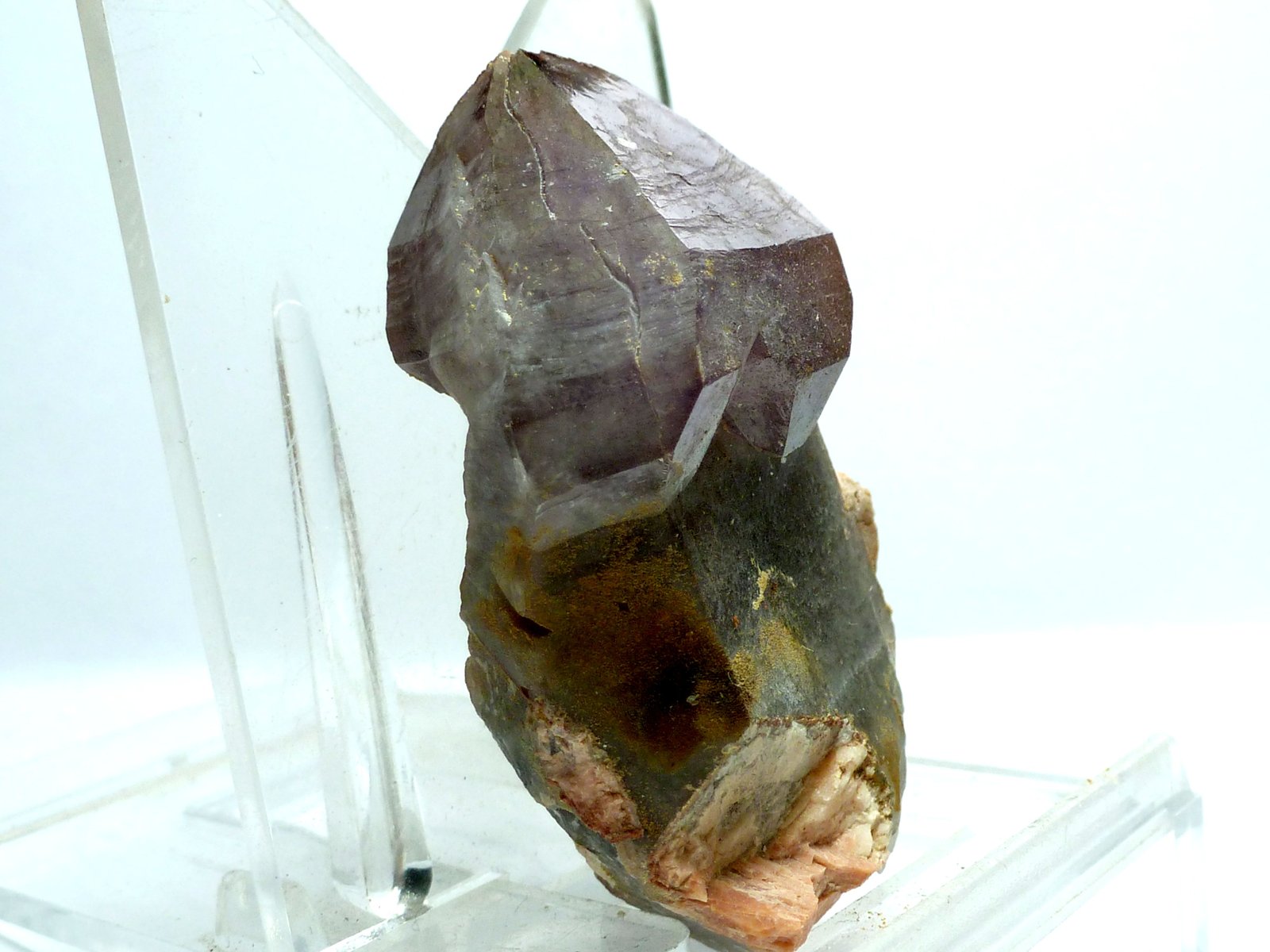 Cuarzo (variedad amatista)
Medida: 5x3x2,3 cm
(Autor: Sergio Pequeño)