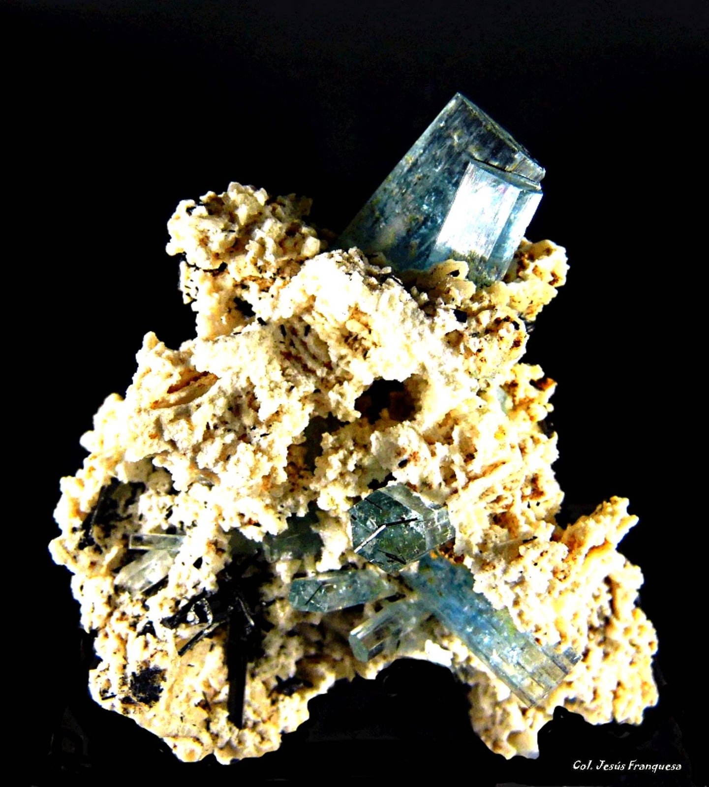 Berilo (variedad aguamarina).
70x65 mm.
(Autor: Jesus Franquesa Baucells)
