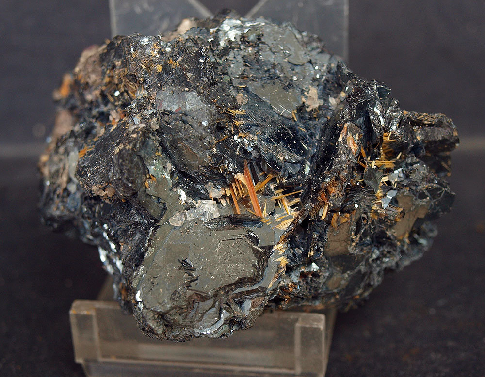Rutilo con Hematites
7 x 5.5 cm
(Autor: Pedro Antonio)