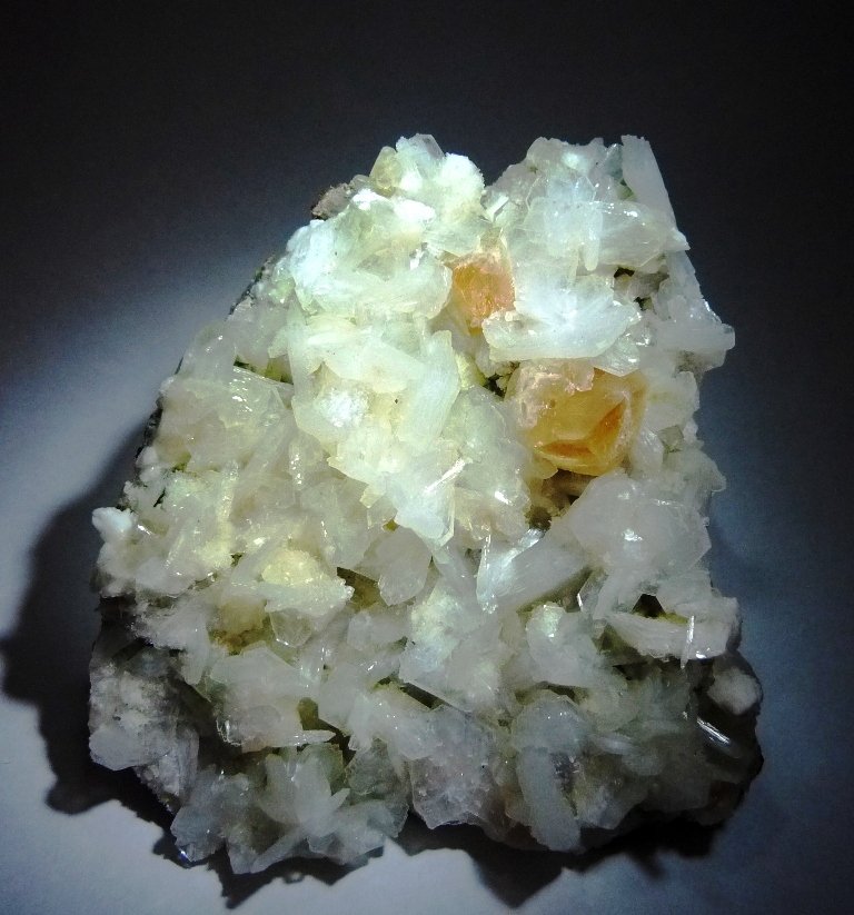Powellita y Estilbita.
90x75 mm
(Autor: Jesus Franquesa Baucells)