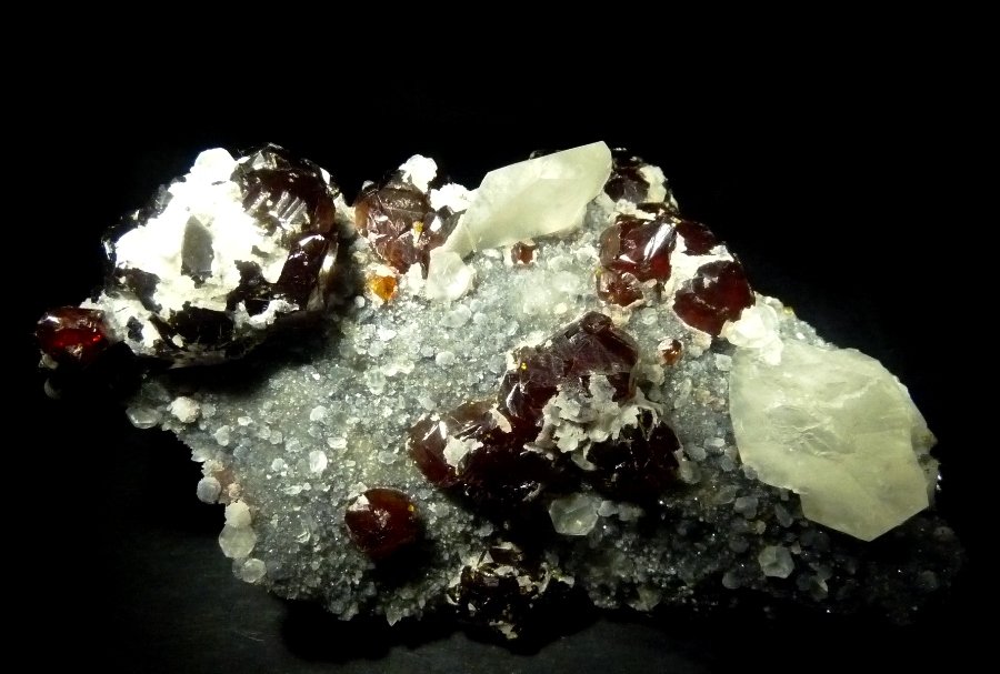Esfalerita y Calcita
120x90 mm.
(Autor: Jesus Franquesa Baucells)
