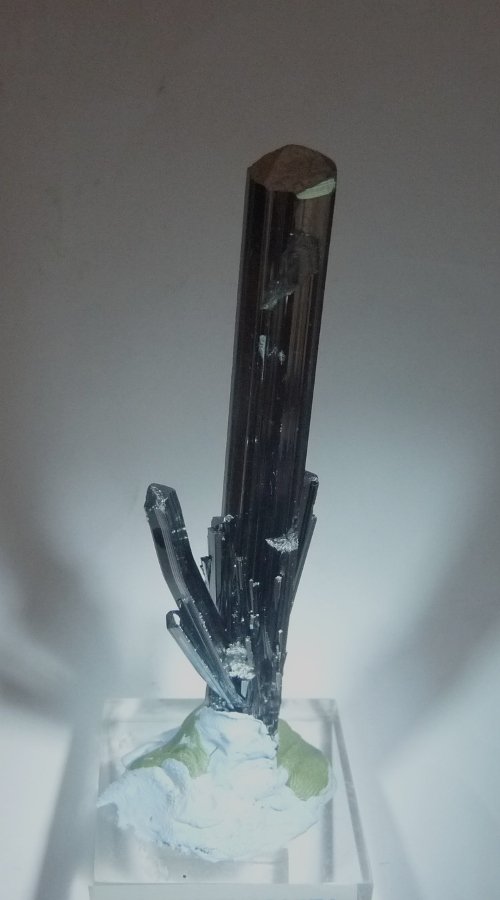 Antimonita.
70x15 mm
(Autor: Jesus Franquesa Baucells)