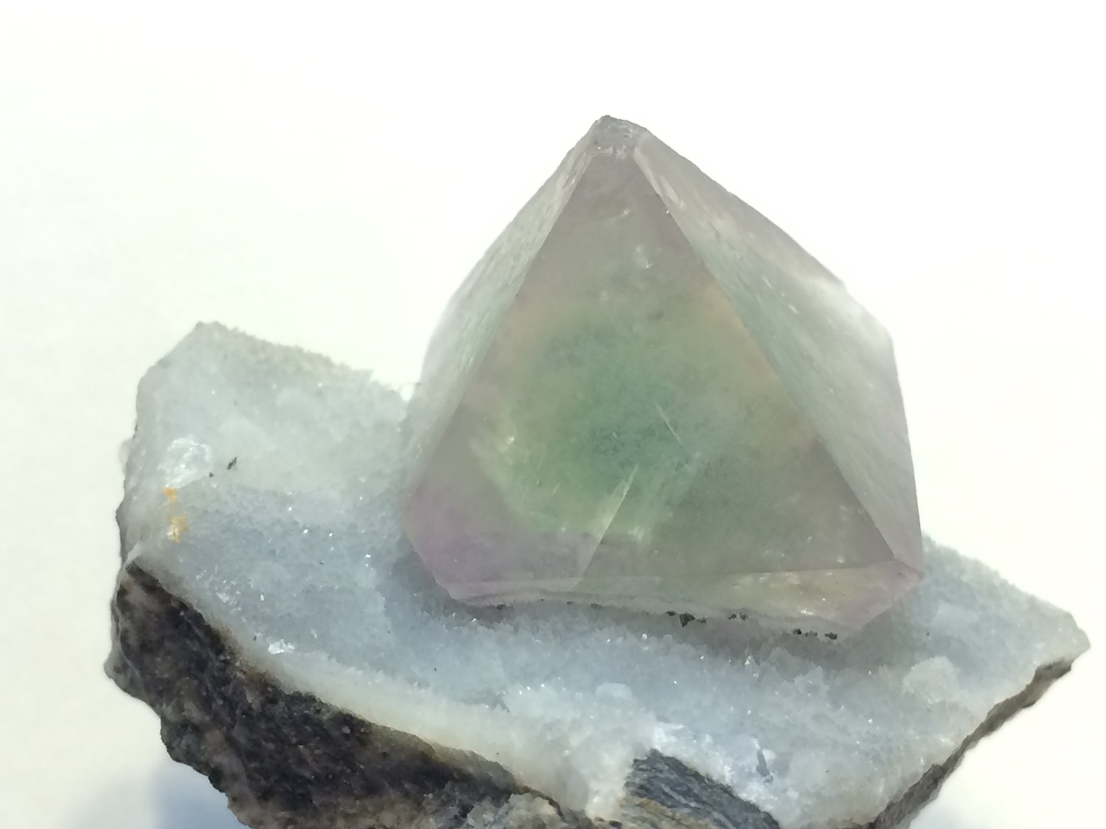 Fluorita
5 x 4 x 4 cm.
(Autor: Raúl S. Llorente)