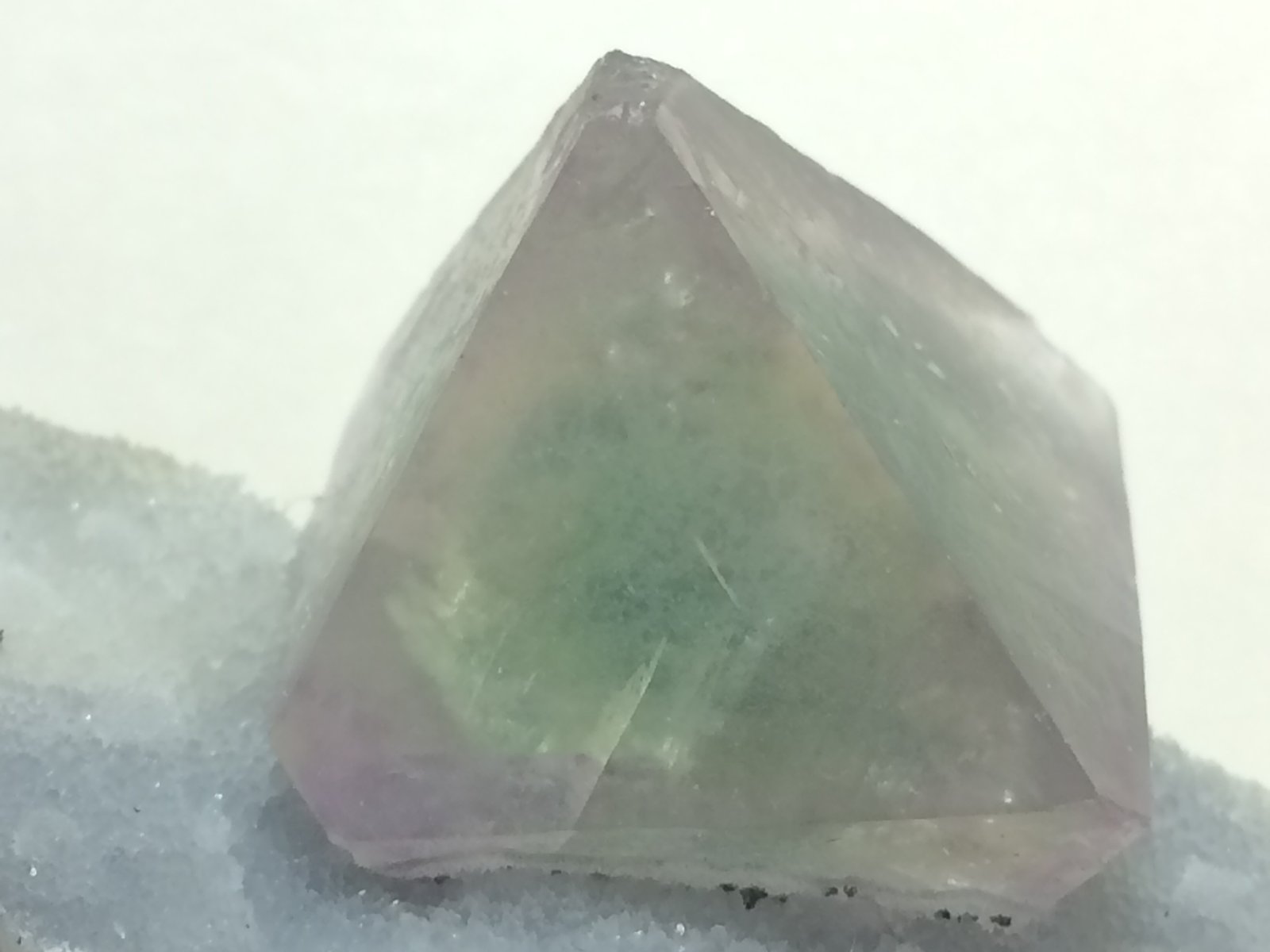Fluorita
5x 4 x 4 cm
(Autor: Raúl S. Llorente)