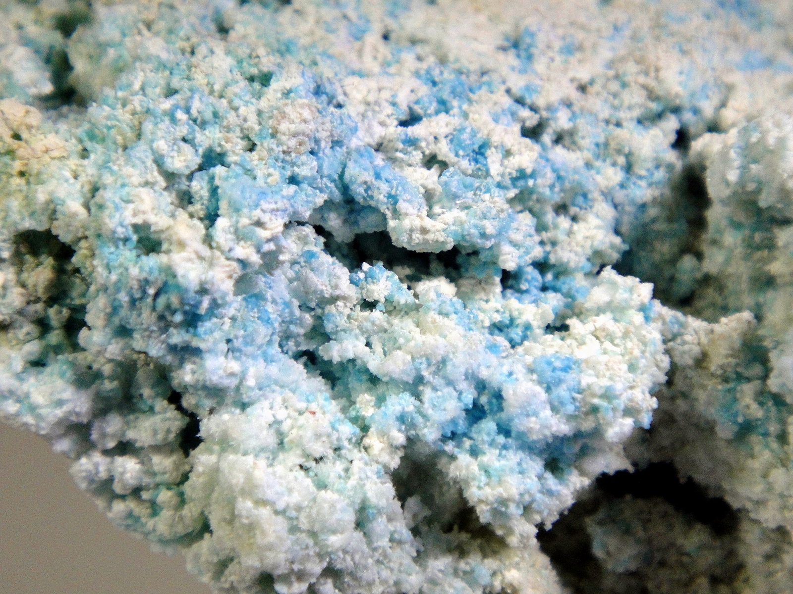 Magnesioaubertita [Magnesioaubertite]
Campo de visión 2 cm.
(Autor: Antonio P. López)