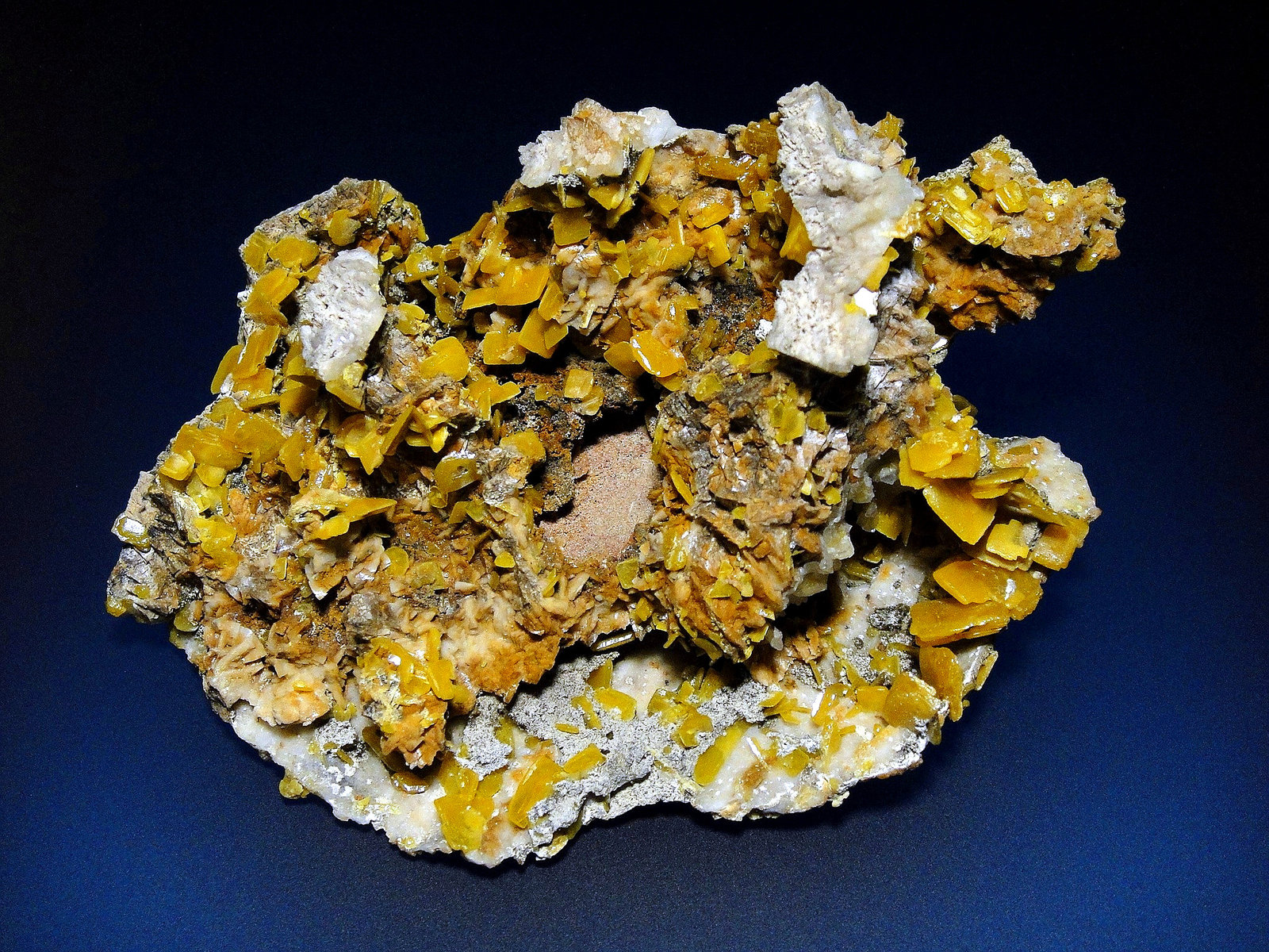 Wulfenita
13 x 10 cm.
(Autor: Antonio P. López)