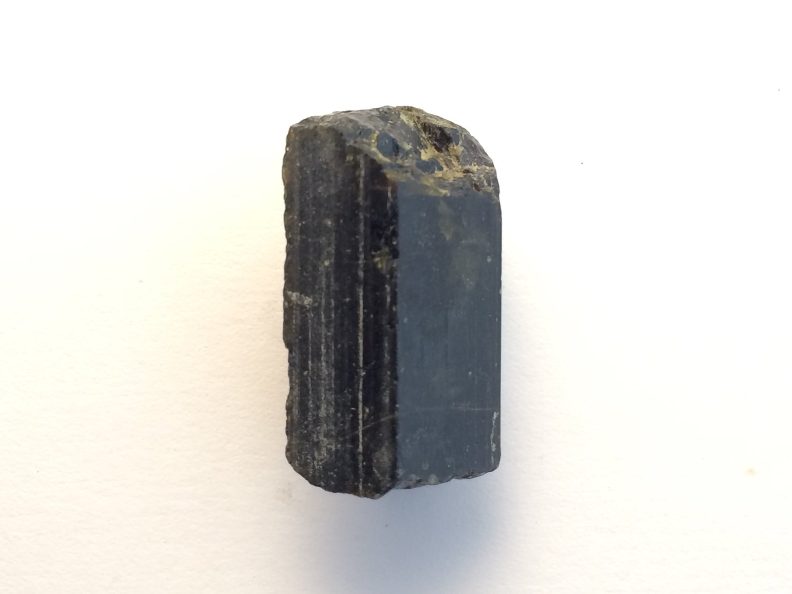 Epidota
4 x 2,7 x 2 cm
(Autor: Raúl S. Llorente)