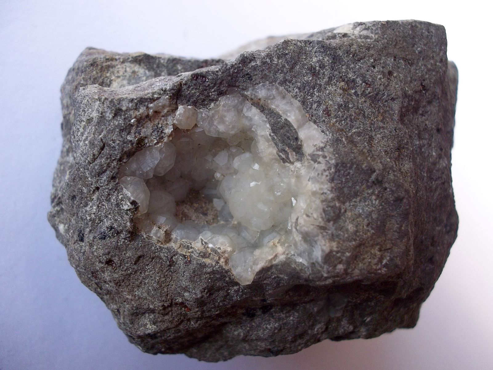 Analcima
Geoda de 2 cm
(Autor: Cristalino)