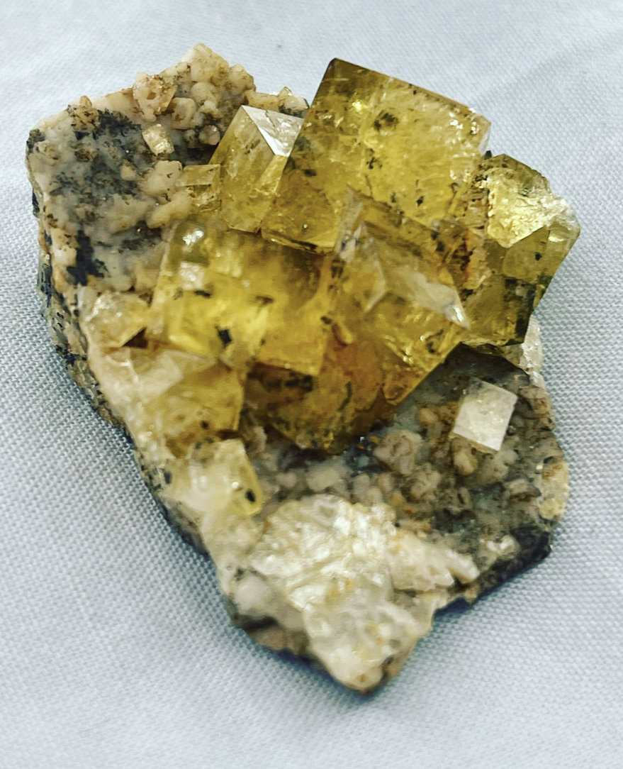 Fluorita
3,5cm de ancho y 1,5cm de alto
(Autor: castrominerals)