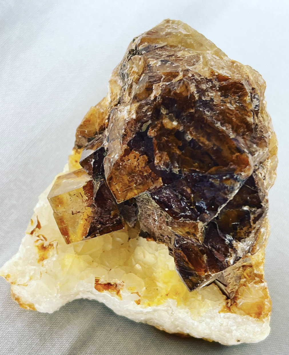 Fluorita
6,5cm de ancho y 4,2cm de alto
(Autor: castrominerals)