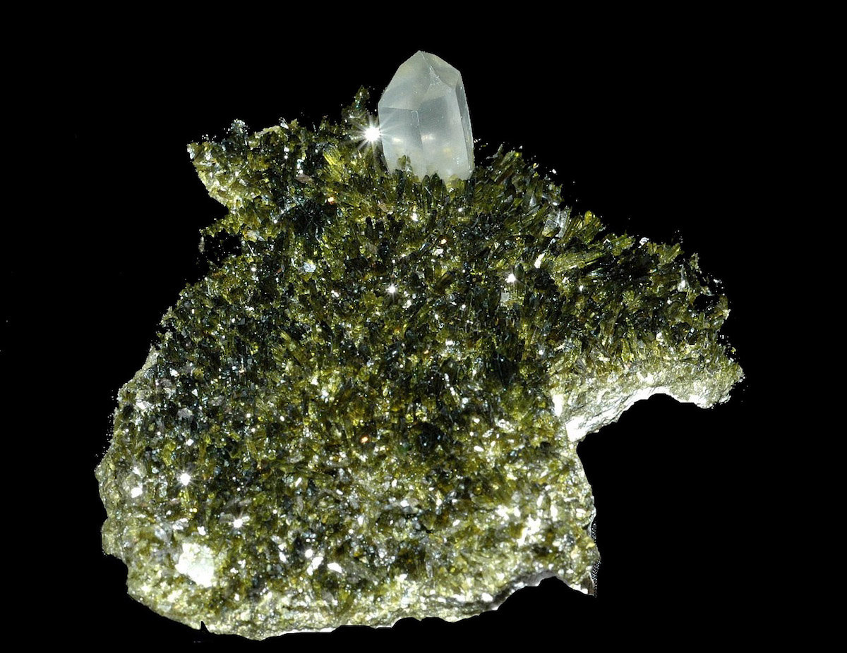 Cuarzo, Epidota
6,1 x 5,2 cm.
(Autor: Xavier bordas)