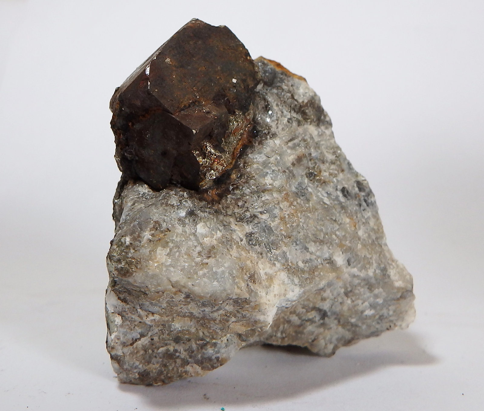 Pirita
Pirita 2 x 1,9 x 1,6 cm
(Autor: heat00)