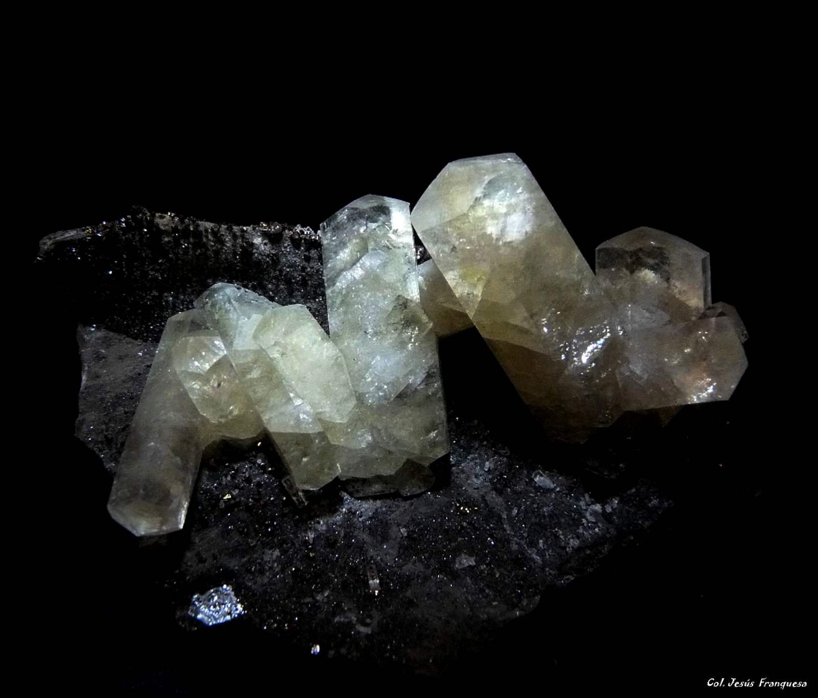 Calcita y Calcopirita.
90x50 mm.
(Autor: Jesus Franquesa Baucells)