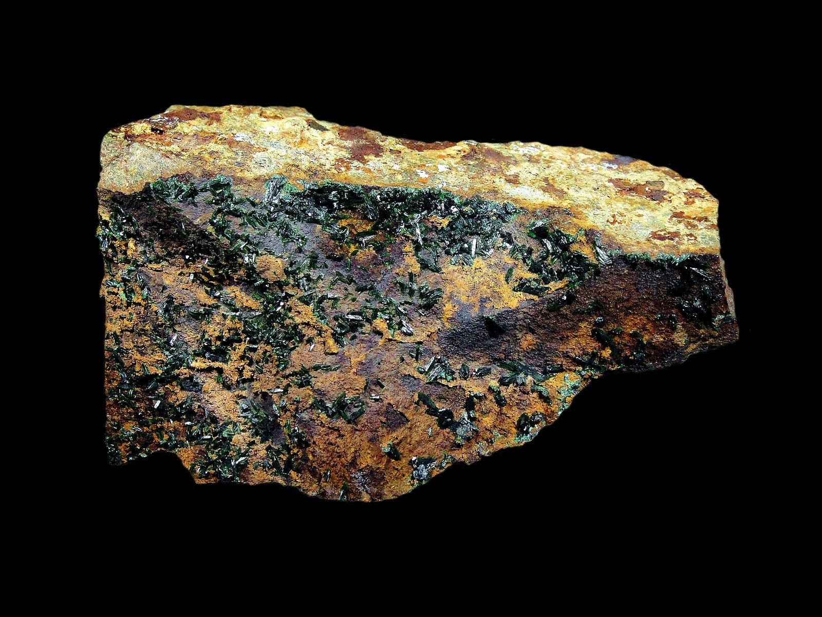 Libethenita
10 x 6 cm.
(Autor: Antonio P. López)