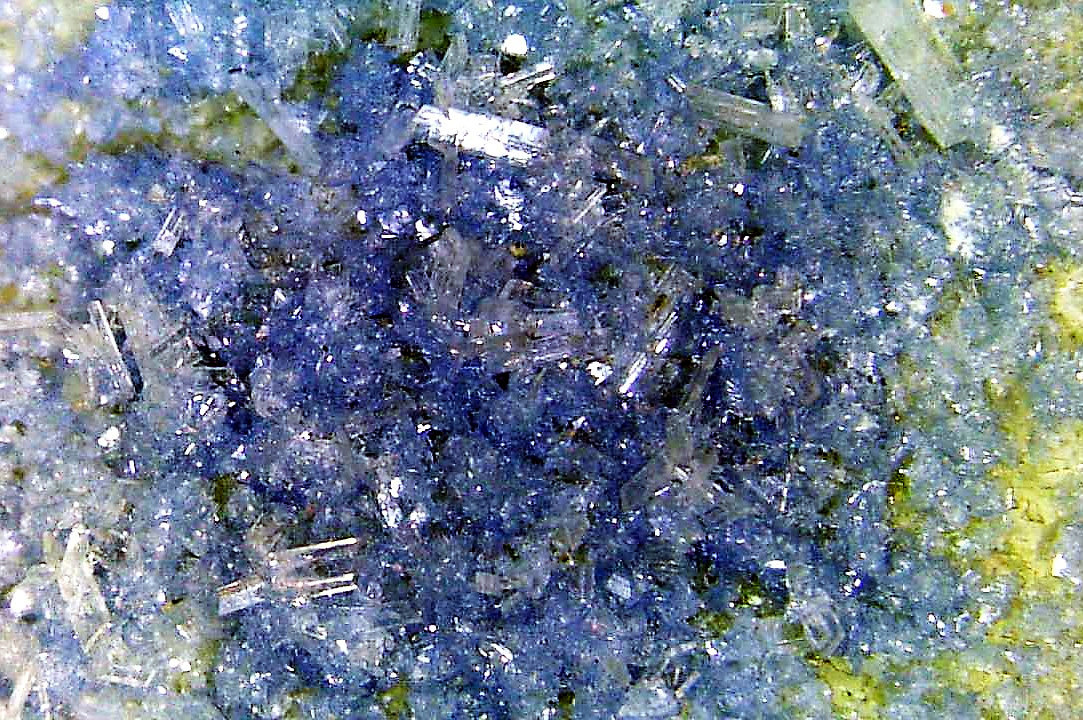 Vauxita y Paravauxita
Campo de visión 1 cm.
(Autor: Antonio P. López)