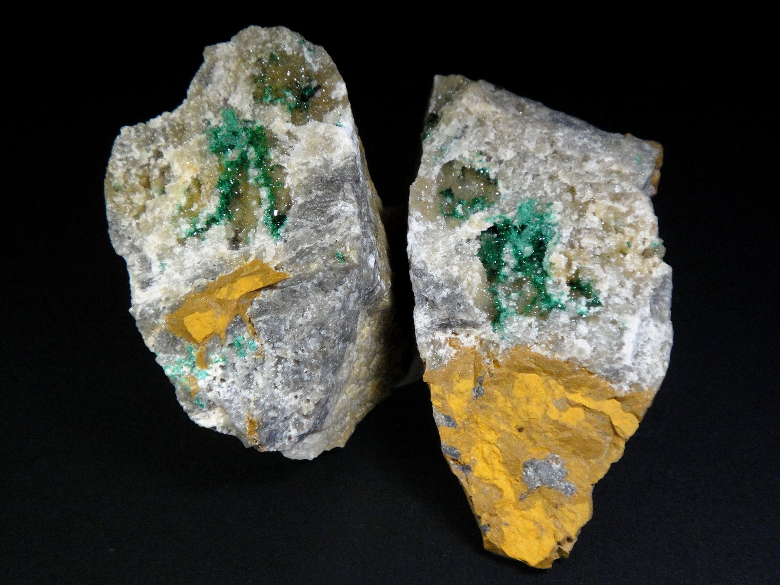Libethenita
4 x 2 cm.
(Autor: Antonio P. López)