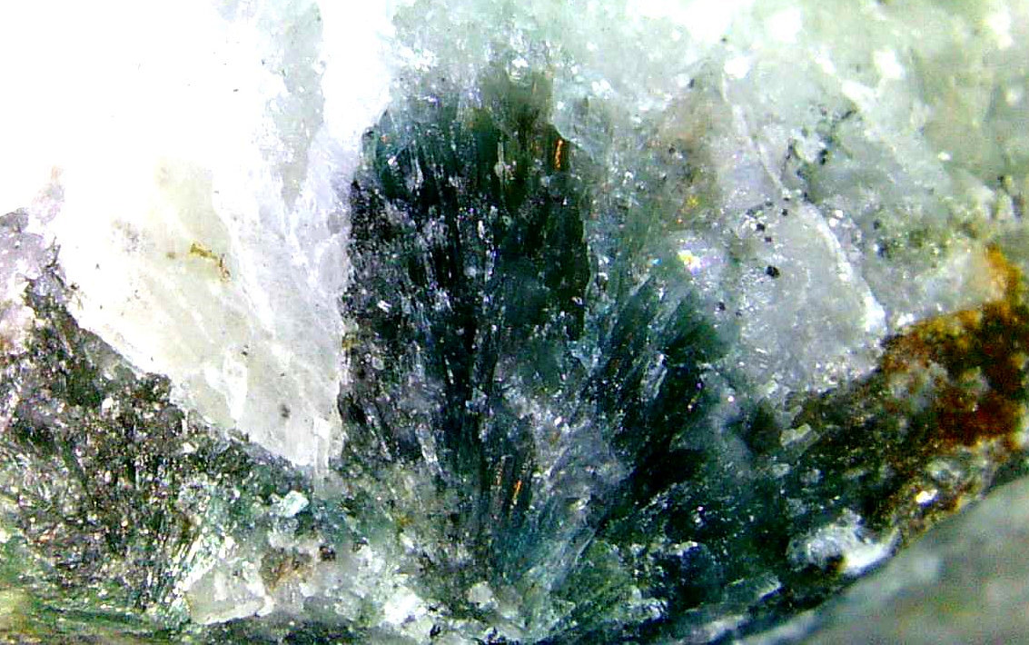 Kovdorskita
Campo de visión 2 cm.
(Autor: Antonio P. López)