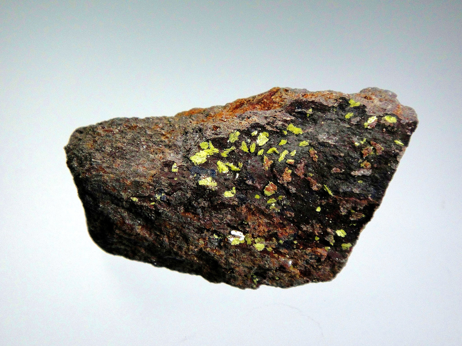 Autunita
5 x 3 cm.
(Autor: Antonio P. López)