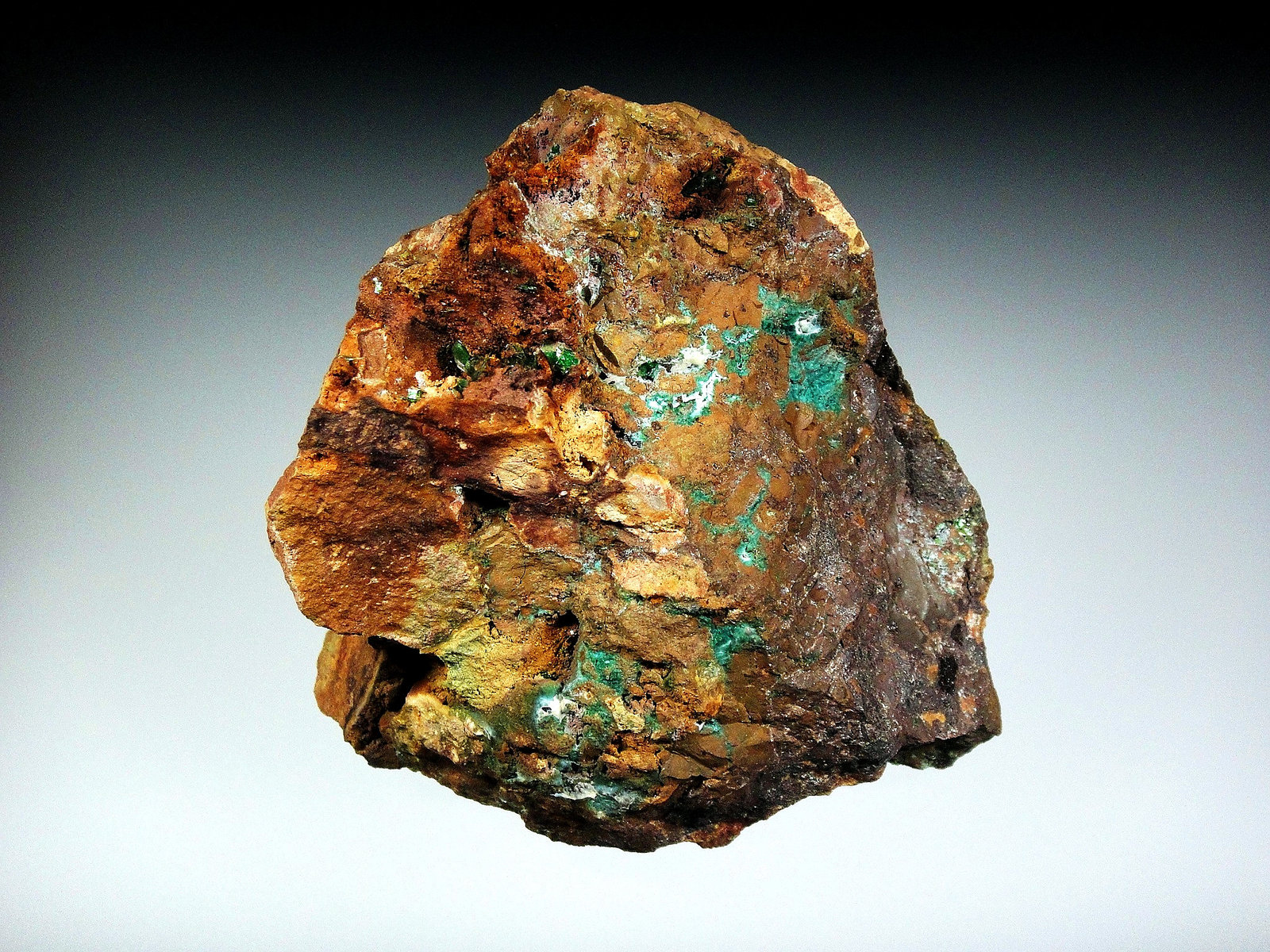 Torbernita y Turquesa
9 x 8 cm.
(Autor: Antonio P. López)