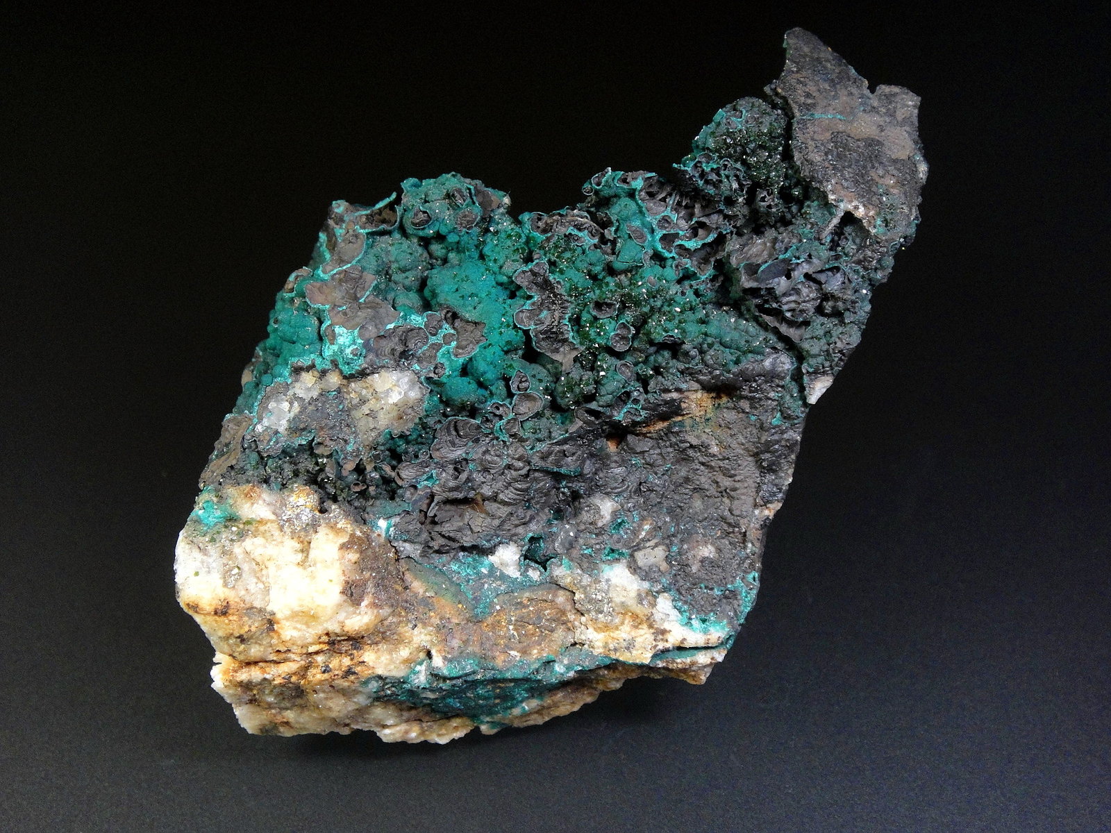 Pseudomalaquita, Libethenita
8 x 5 cm.
(Autor: Antonio P. López)