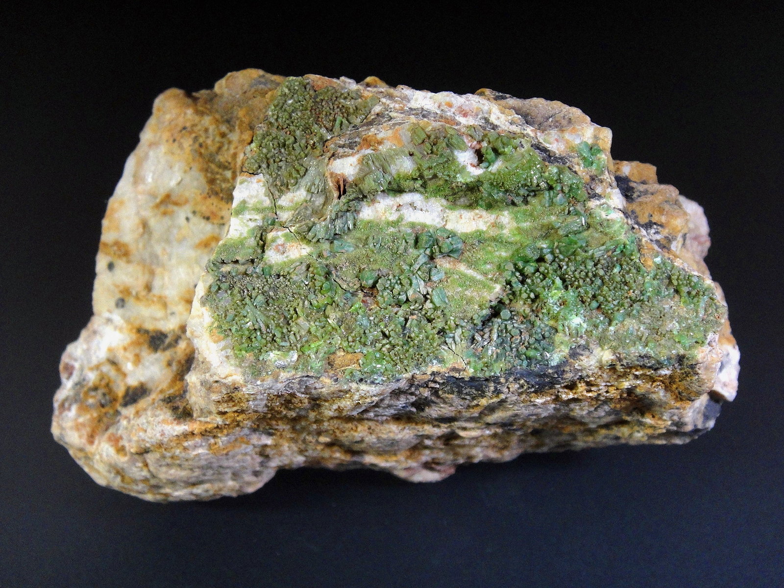 Piromorfita
8 x 5 cm.
(Autor: Antonio P. López)