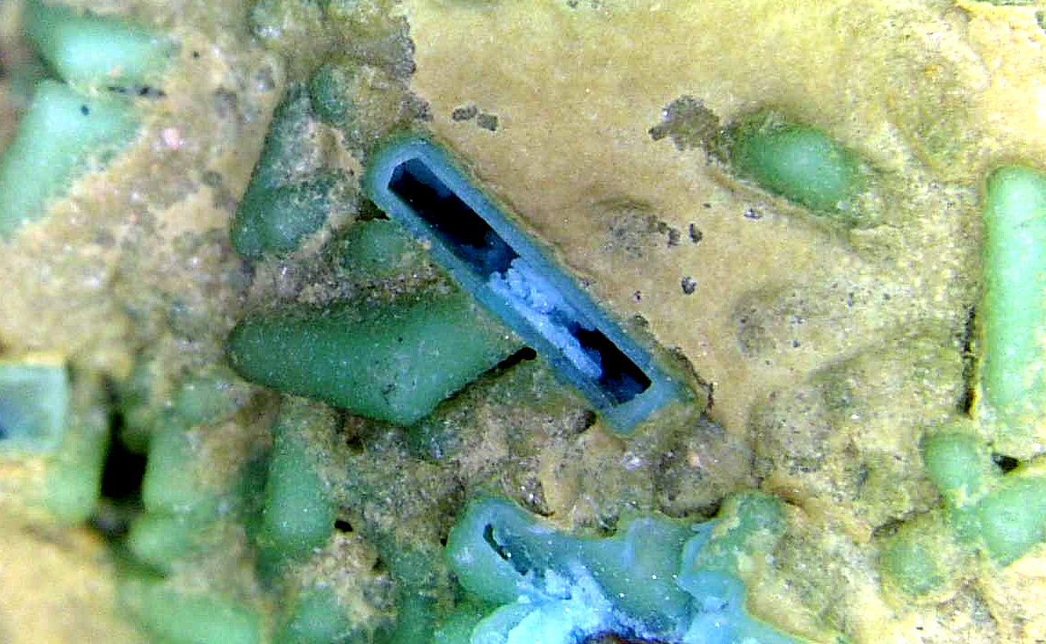 Turquesa
Cristal de 3 mm.
(Autor: Antonio P. López)