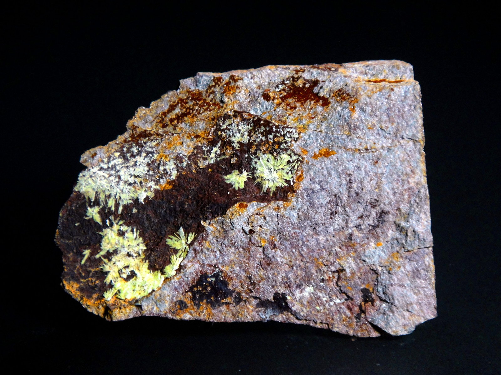 Sabugalita
5 x 4 cm.
(Autor: Antonio P. López)