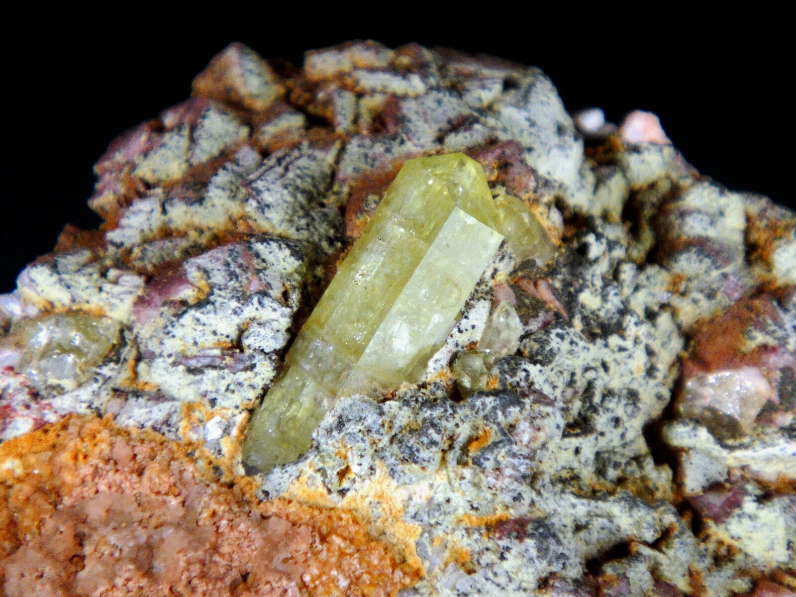 Fluorapatito
Cristal de 2 cm.
(Autor: Antonio P. López)